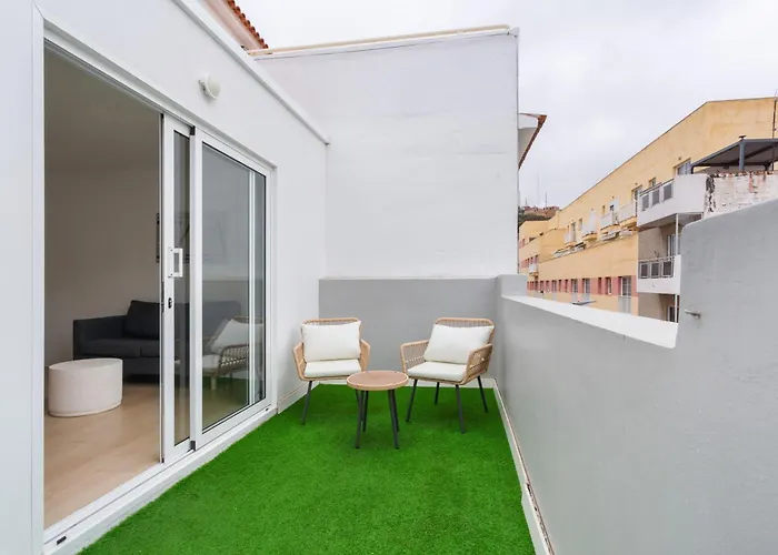 Atico Con Encanto Y Tranquilidad